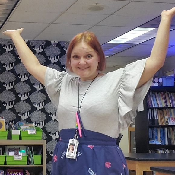 Meet your Posher, Crystal - Picture 2 of 3